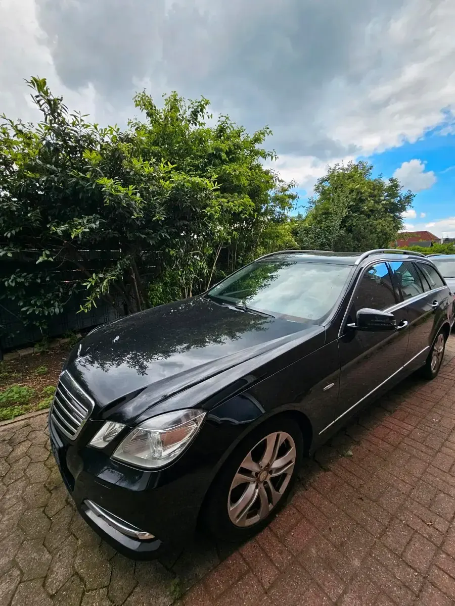 Gebraucht Mercedes E350 265 PS (194 kW) 2010 Schwarz Kombi