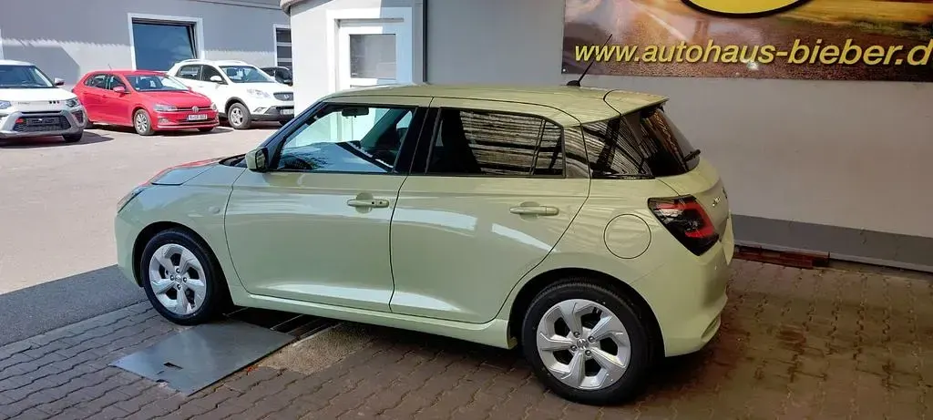 Neu Suzuki Swift Comfort 83 PS (61 kW) 2026 Gelb Kleinwagen