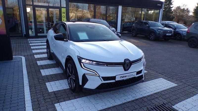 Gebraucht Renault Megane E-Tech Iconic 160 kW (218 PS) 2022 Weiß Limousine