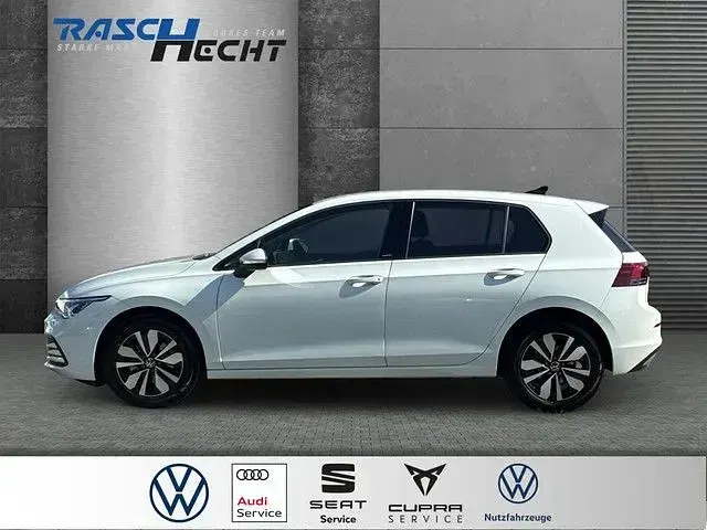 Gebraucht VW Golf VIII Move 131 PS (96 kW) 2023 Weiß Limousine