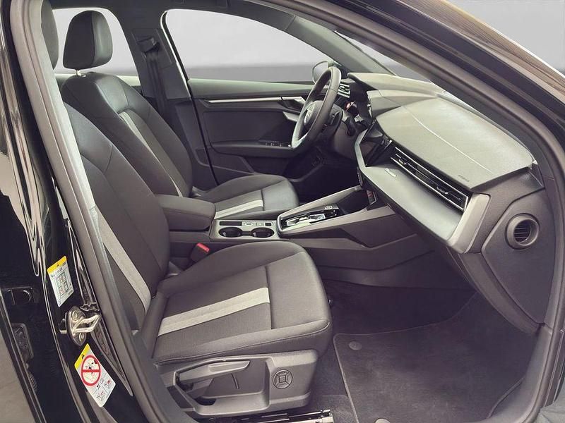 Second-hand Audi A3 Advanced 150 CP (110 kW) 2025 Negru Berlinǎ