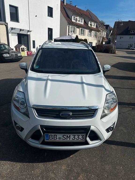 Gebraucht Ford Kuga Individual 163 PS (119 kW) 2010 Weiß SUV