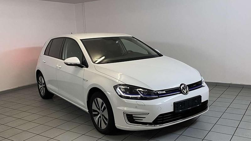 Gebraucht VW e-Golf 100 kW (136 PS) 2019 Pure white Kleinwagen