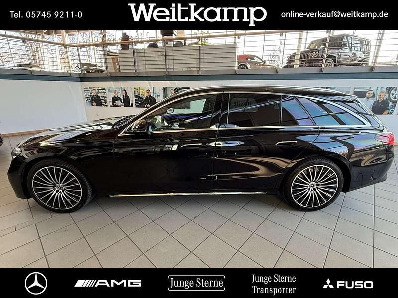 Gebraucht Mercedes E450 Premium 367 PS (269 kW) 2024 Lack obsidianschwarz Kombi
