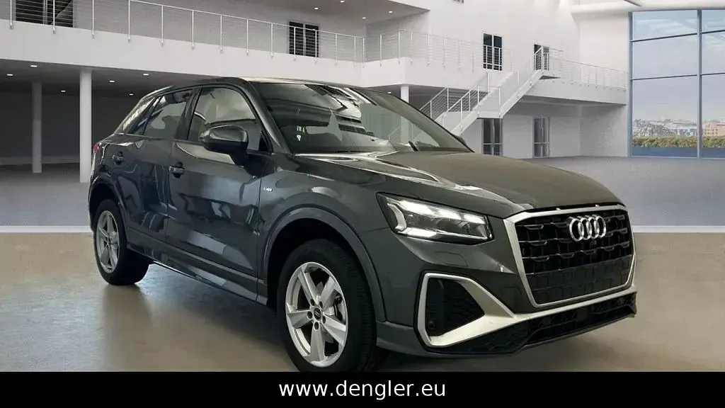 Gebraucht Audi Q2 S-Line 150 PS (110 kW) 2026 Daytonagrau perleffekt SUV