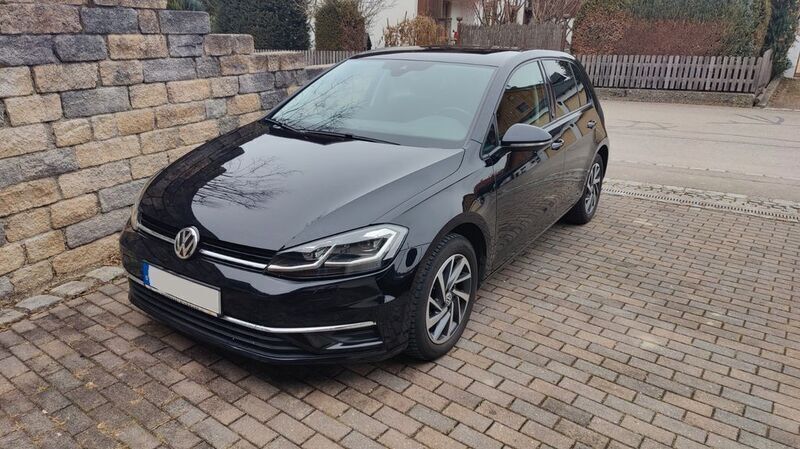 Schwarz Gebraucht 2017 VW Golf VII Sound Kombi | 16.800 € (Etwas zu teuer) - Bild 1/4