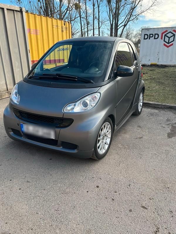 Grau Gebraucht 2011 Smart ForTwo Coupé Coupé | 3.800 € (Guter Preis) - Bild 1/4
