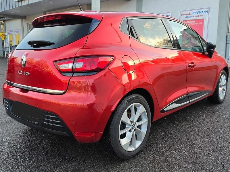 Gebraucht Renault Clio IV LIMITED 118 PS (86 kW) 2017 Rot Kleinwagen
