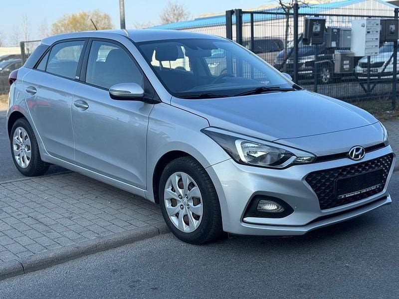 Gebraucht Hyundai i20 Active 84 PS (61 kW) 2020 Silber Kleinwagen