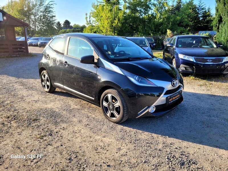Schwarz Gebraucht 2014 Toyota Aygo X-clusiv Kleinwagen | 7.490 € (Guter Preis) - Bild 1/4