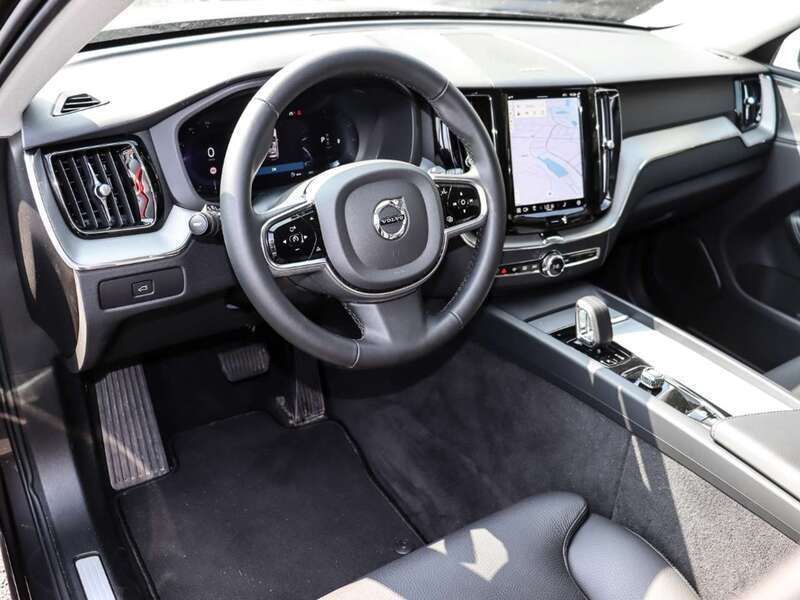 Gebraucht Volvo XC60 Plus 197 PS (144 kW) 2023 Grau SUV