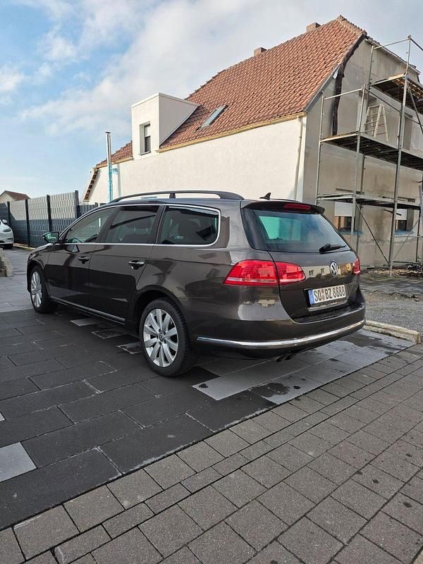 Gebraucht VW Passat Comfortline 140 PS (102 kW) 2012 Braun Kombi
