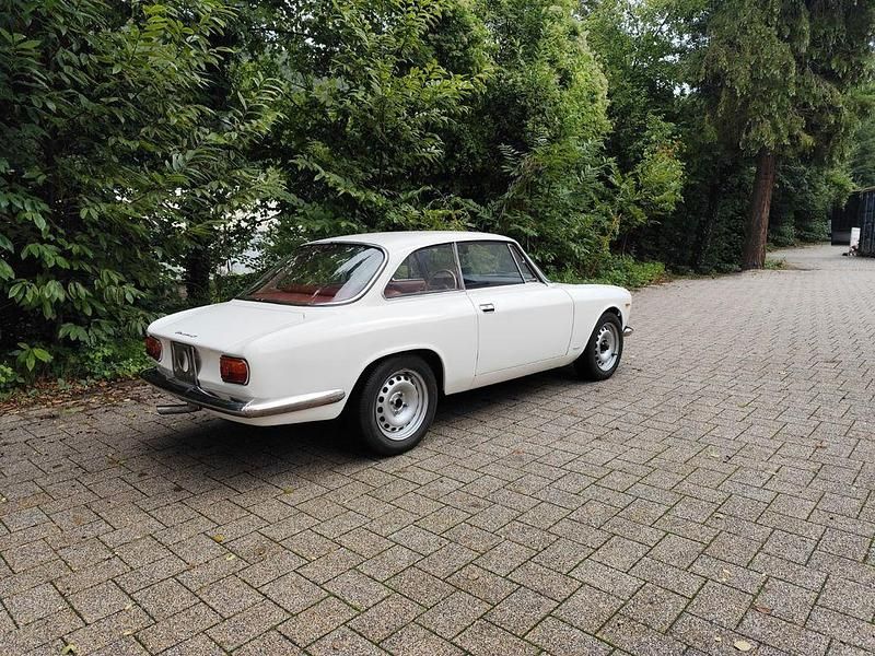 Gebraucht Alfa Romeo Giulia Sprint Sprint 131 PS (96 kW) 1963 Weiß Coupé