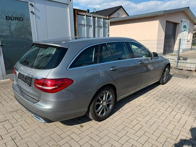 Gebraucht Mercedes C200 136 PS (100 kW) 2014 Silber Kombi