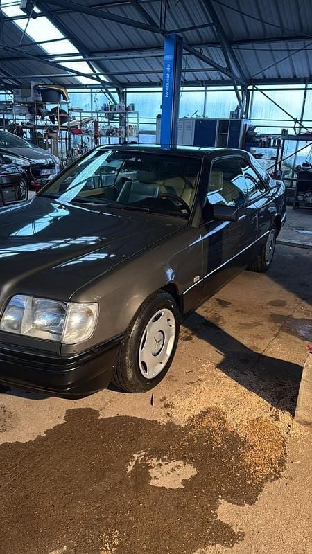Gebraucht Mercedes 220 150 PS (110 kW) 1994 Coupé