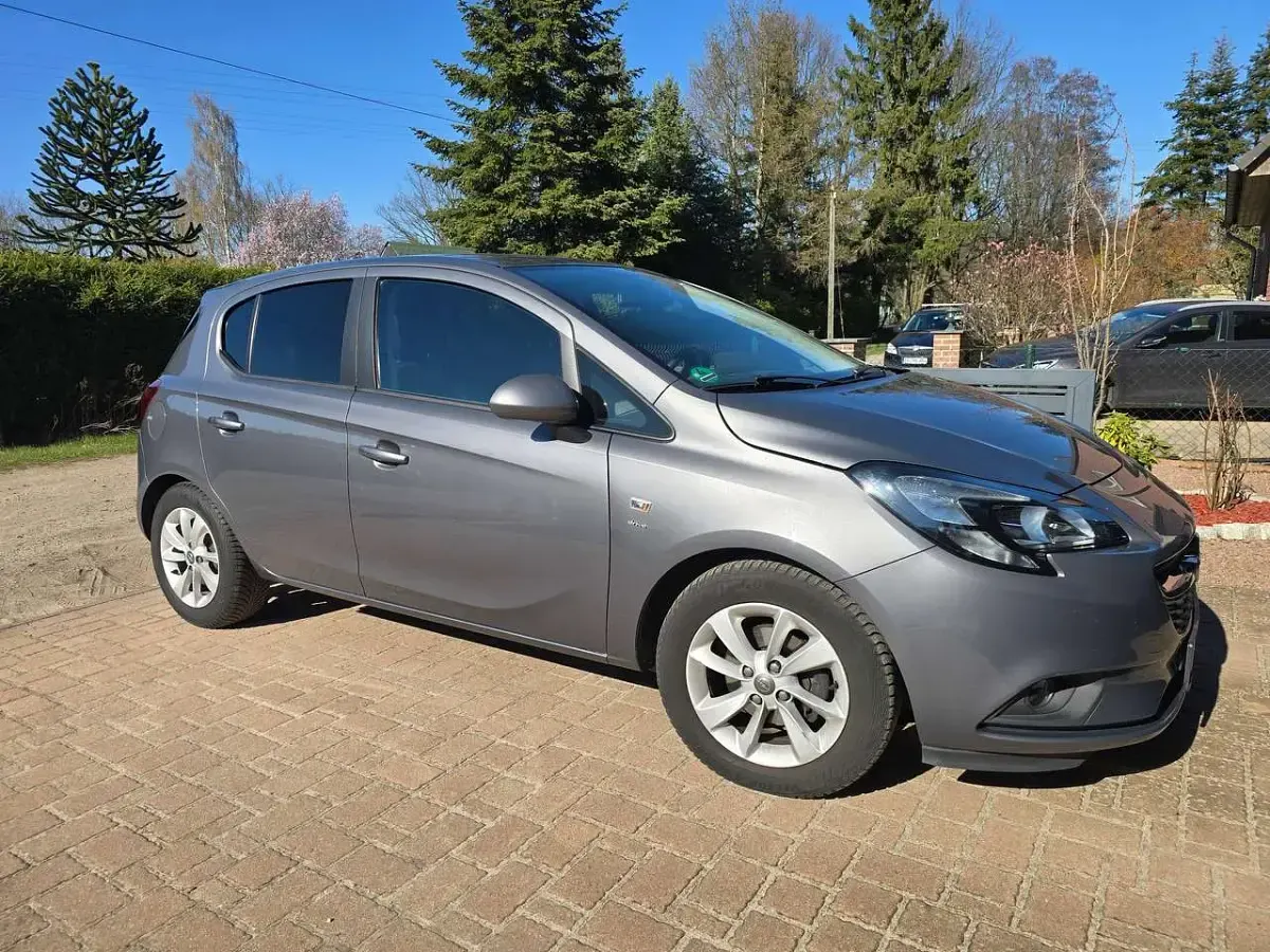Usado Opel Corsa drive 90 CV (66 kW) 2016 Plateado Utilitario