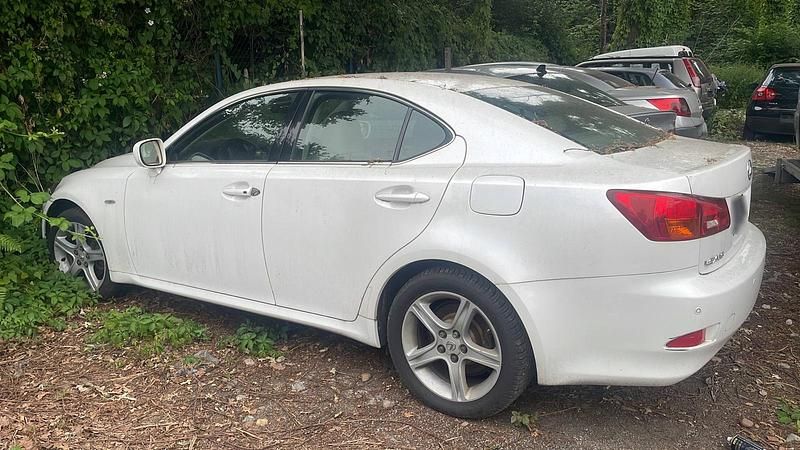 Second-hand Lexus IS220d 170 CP (125 kW) 2008 Alb Berlinǎ