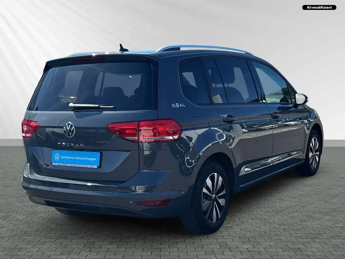 Gebraucht VW Touran Comfortline 150 PS (110 kW) 2025 Grau Van / Kleinbus