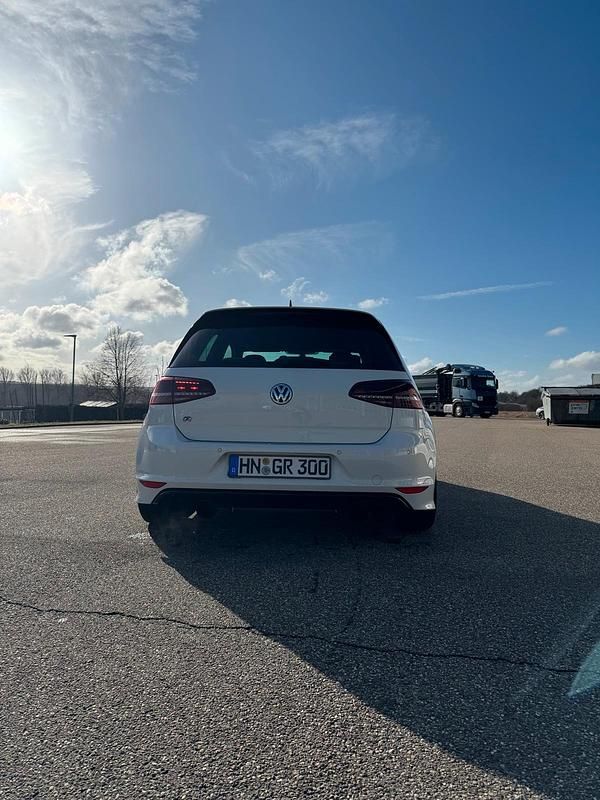 Gebraucht VW Golf VII 300 PS (220 kW) 2014 Weiß Kleinwagen