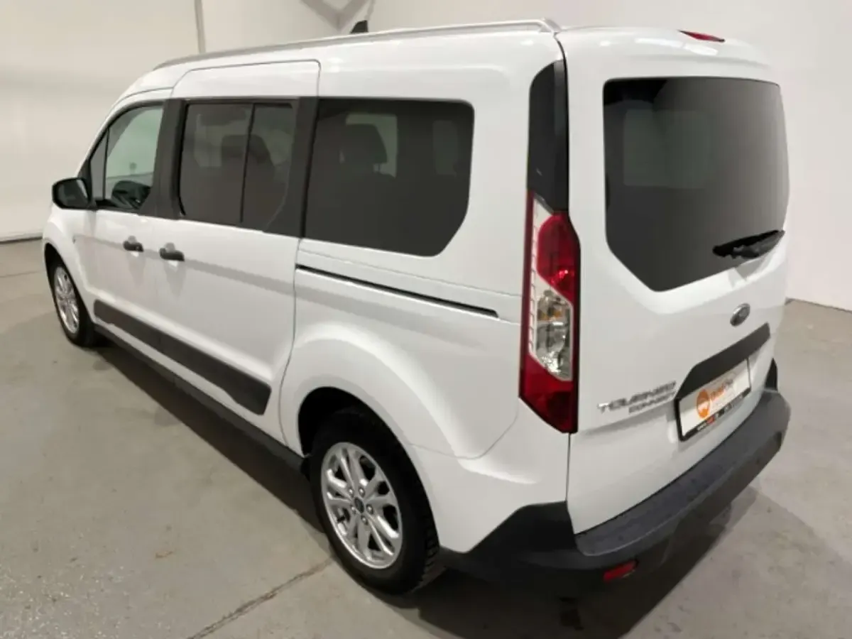 Gebraucht Ford Tourneo Trend 120 PS (88 kW) 2021 Frostweiß Van / Kleinbus