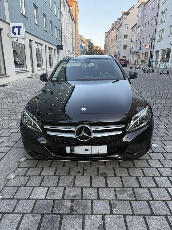 Schwarz Gebraucht 2017 Mercedes C220 Kombi | 17.000 € (Guter Preis) - Bild 1/4