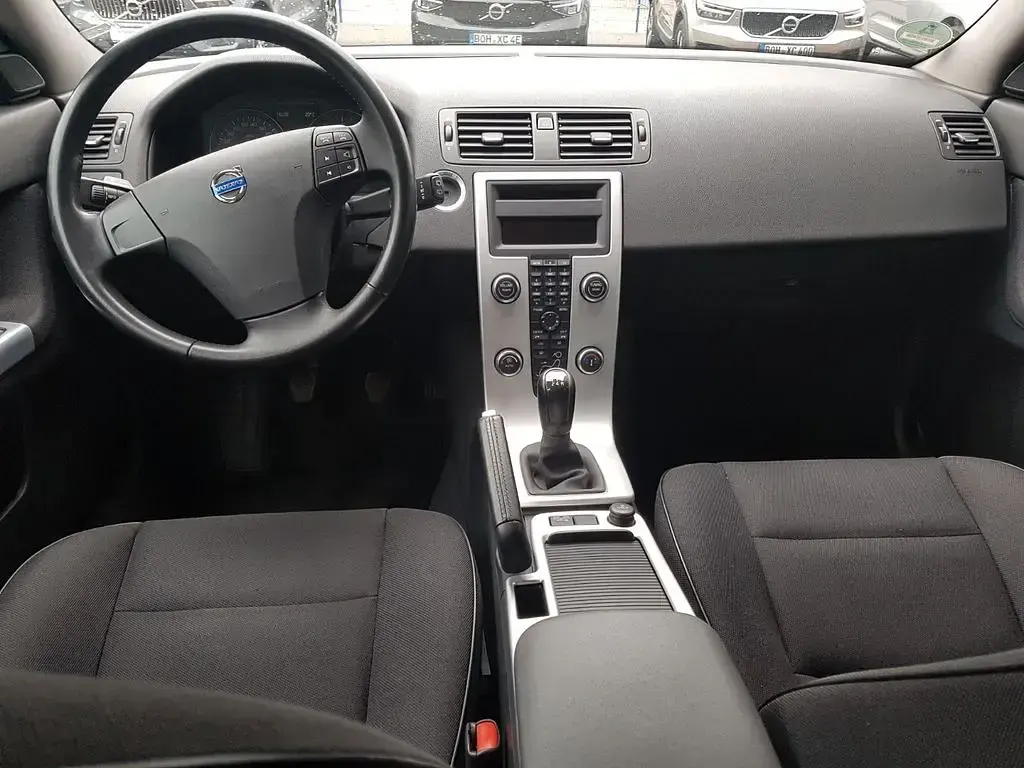 Gebraucht Volvo V50 109 PS (80 kW) 2010 Schwarz Kombi