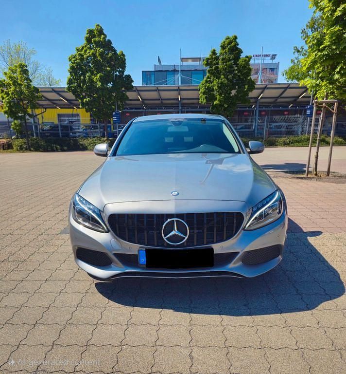 Grau Gebraucht 2015 Mercedes C200 Limousine | 20.000 € (Fairer Preis) - Bild 1/4