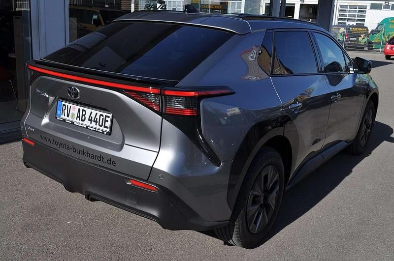 Gebraucht Toyota bZ4X 164 kW (224 PS) 2026 Precious metal SUV