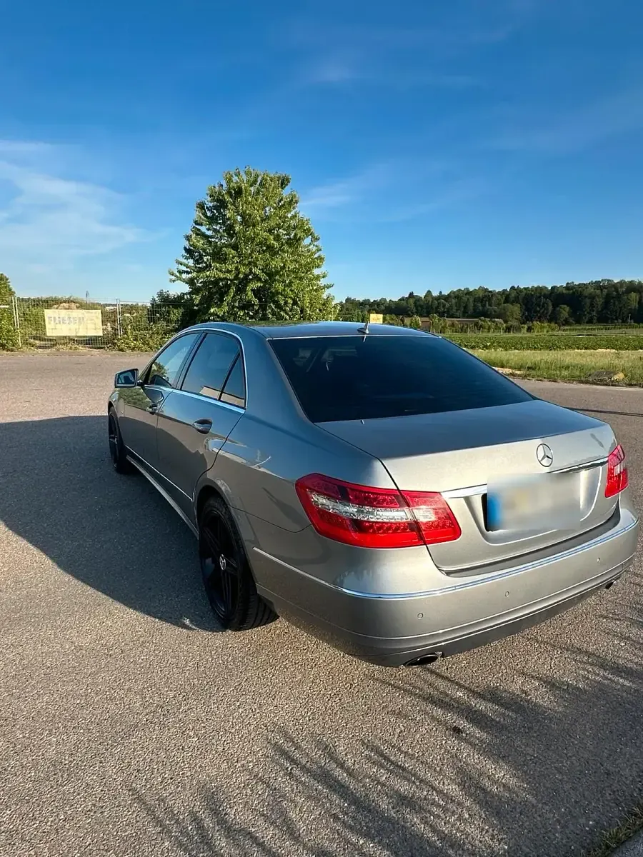 Gebraucht Mercedes E350 231 PS (169 kW) 2009 Grau Limousine