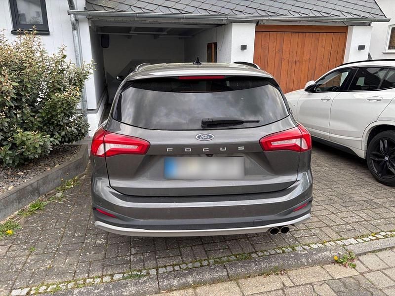Second-hand Ford Focus Active X 120 CP (88 kW) 2020 Gri Break