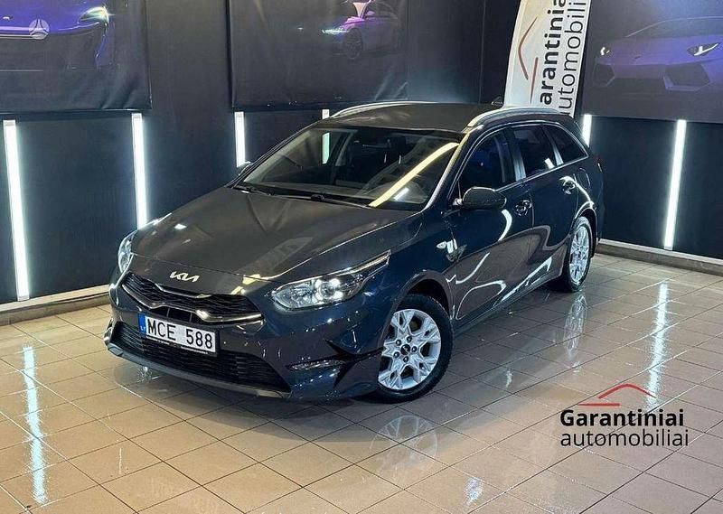 Grau Gebraucht 2021 Kia Ceed Sportswagon Edition 7 Kombi | 9.250 € - Bild 1/4