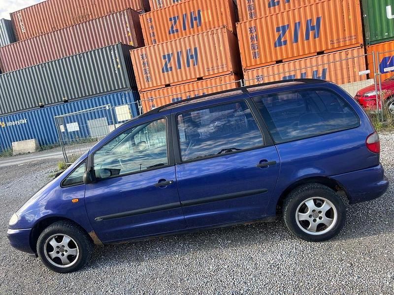 Blau Gebraucht 1998 Ford Galaxy Ghia Van / Kleinbus | 999 € (Guter Preis) - Bild 1/4