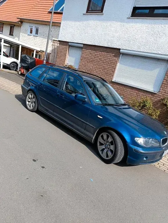 Gebraucht BMW 320 Sport Line 150 PS (110 kW) 2004 Blau Kombi