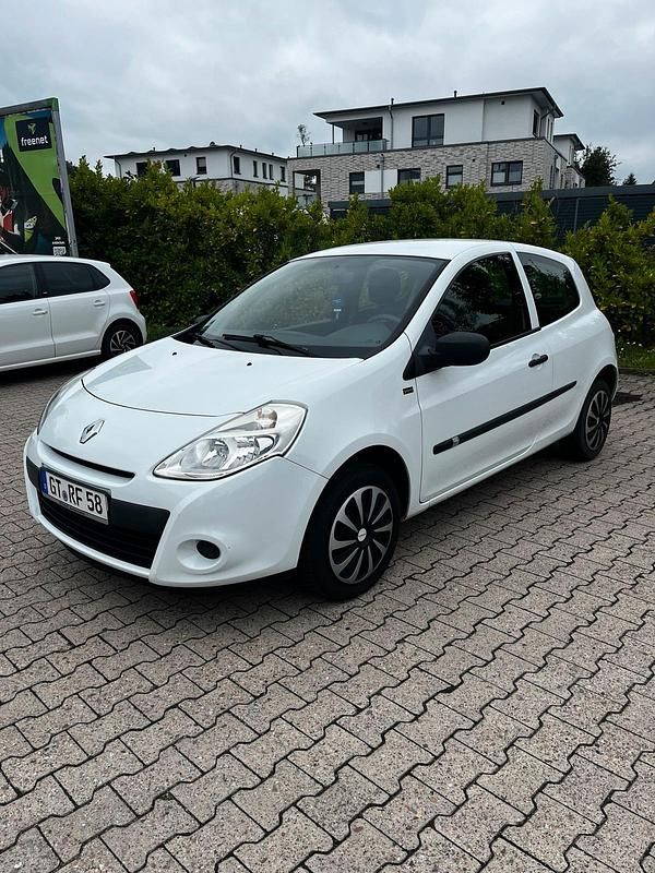 Weiß Gebraucht 2012 Renault Clio III Kleinwagen | 4.500 € - Bild 1/4