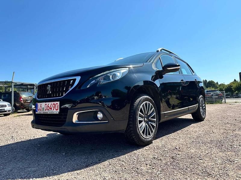 Schwarz Gebraucht 2019 Peugeot 2008 Active Top SUV | 11.950 € (Guter Preis) - Bild 1/4