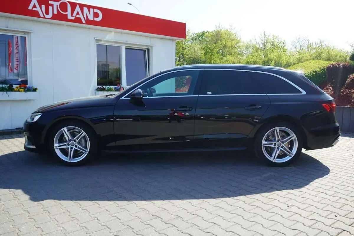 Gebraucht Audi A4 Ambiente 190 PS (139 kW) 2020 Brillant schwarz Kombi