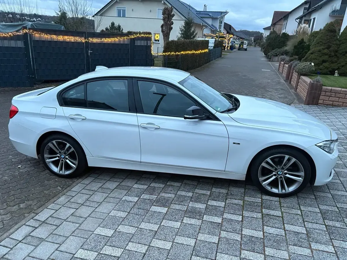 Brugt BMW 320 184 HK (135 kW) 2012 Hvid Sedan