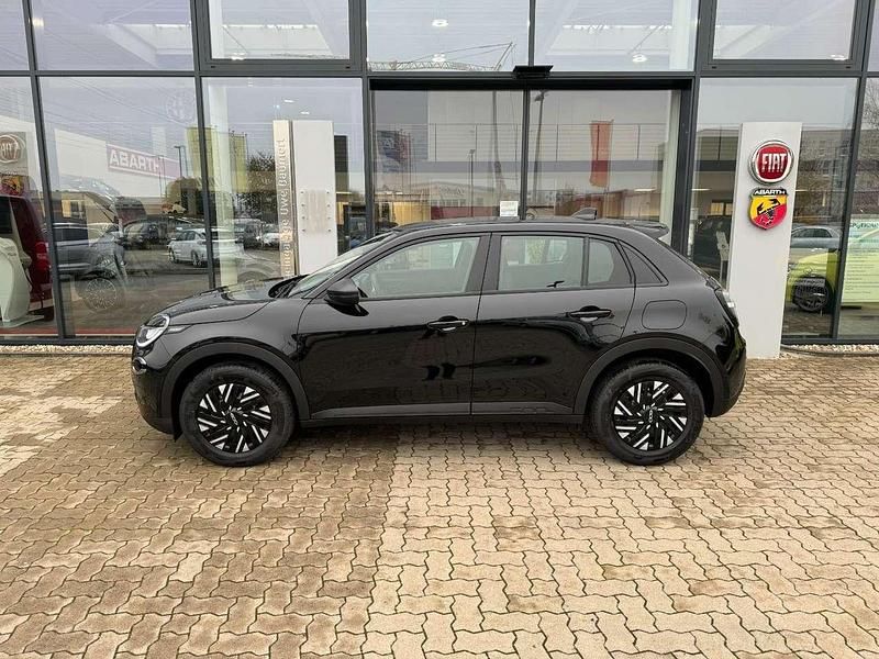 Neu Fiat 600 101 PS (74 kW) 2025 Schwarz SUV