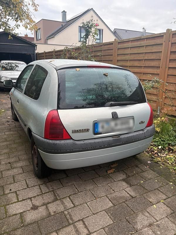 Silber Gebraucht 1998 Renault Clio II Kleinwagen | 490 € - Bild 1/4