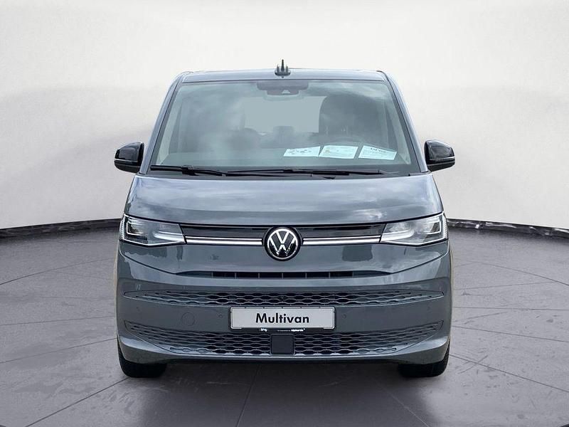 Second-hand VW Multivan Life 150 CP (110 kW) 2025 Gri Monovolum