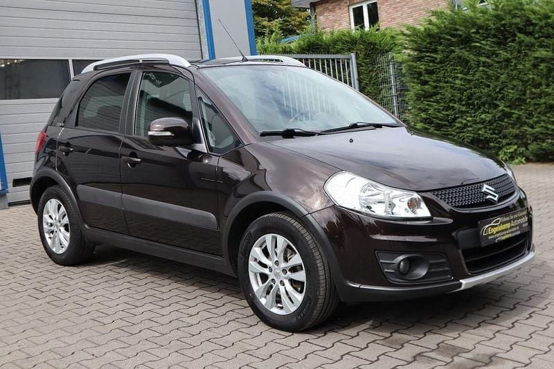 Gebraucht Suzuki SX4 Club 120 PS (88 kW) 2014 Braun Limousine