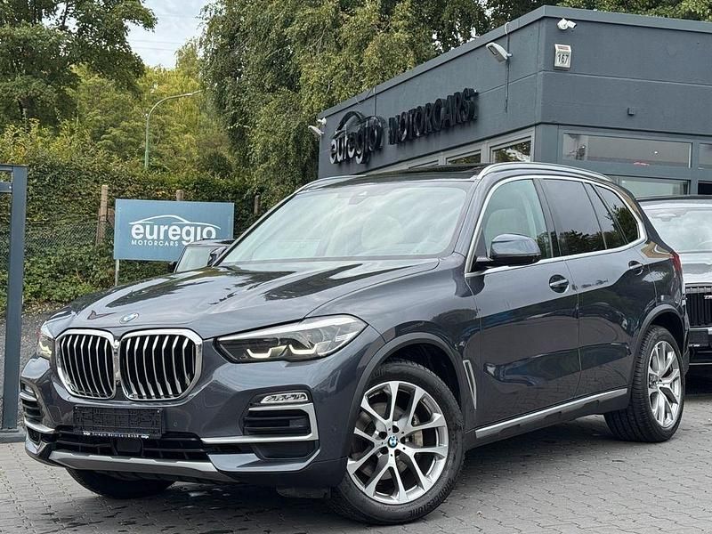 Grau Gebraucht 2020 BMW X5 xLine SUV | 46.990 € - Bild 1/4