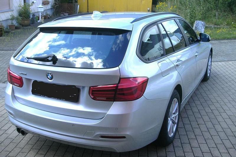 Gebraucht BMW 320 184 PS (135 kW) 2016 Silber Kombi