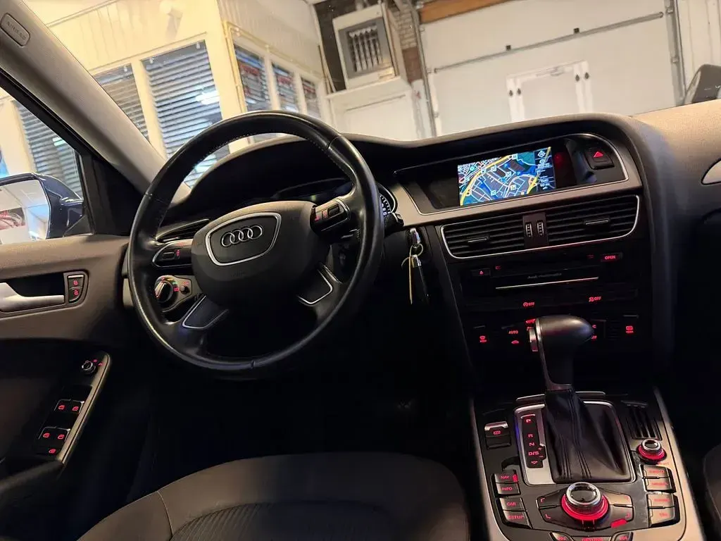 Gebraucht Audi A4 150 PS (110 kW) 2014 Blau Kombi