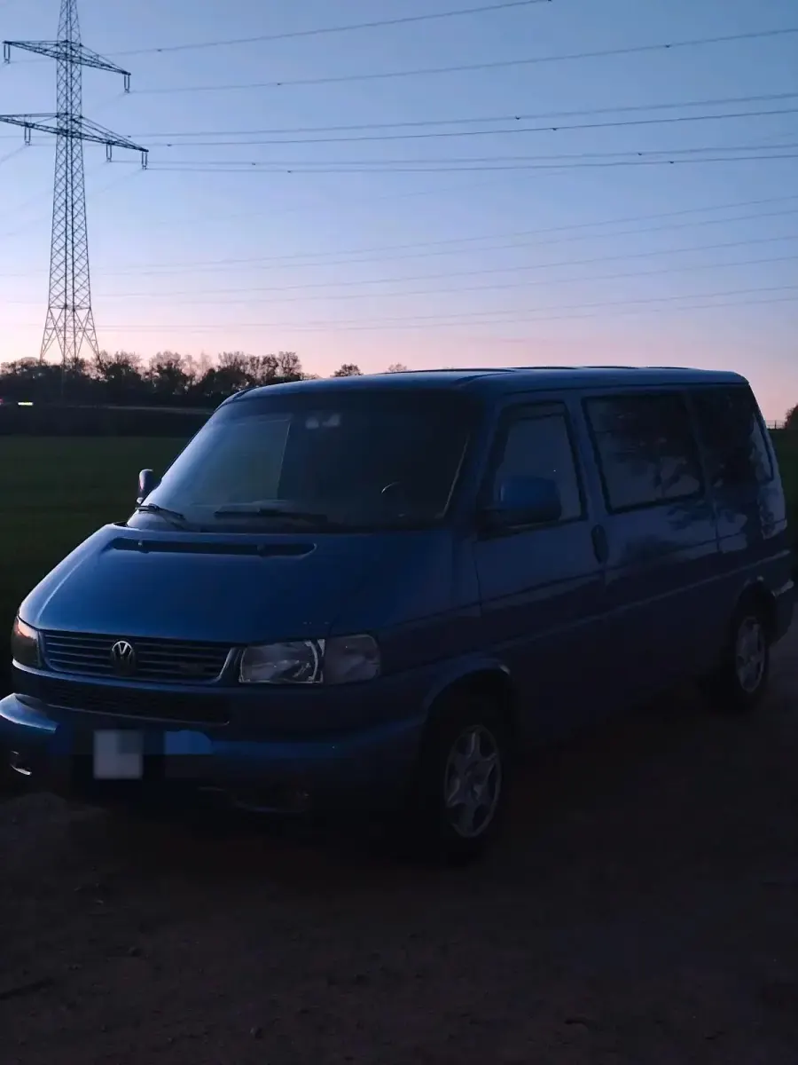 Gebraucht VW T4 102 PS (75 kW) 2002 Blau Van
