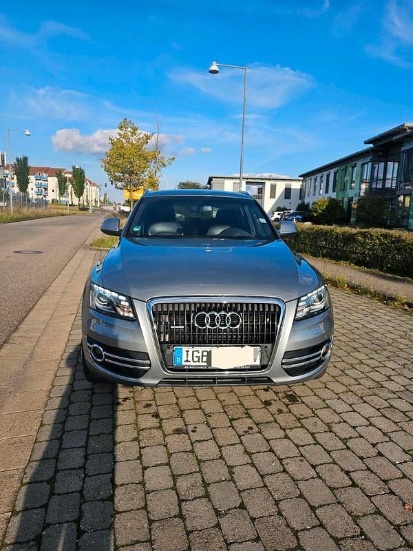 Grau Gebraucht 2011 Audi Q5 SUV | 11.000 € (Fairer Preis) - Bild 1/4