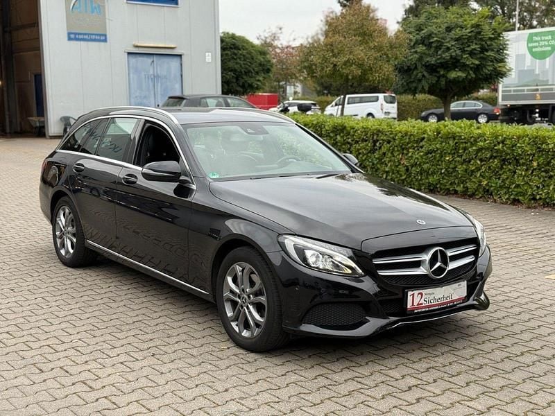 Schwarz Gebraucht 2017 Mercedes C200 Kombi | 15.750 € (Guter Preis) - Bild 1/2