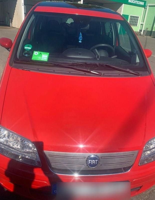 Rot Gebraucht 2006 Fiat Idea Van / Kleinbus | 1.200 € (Fairer Preis) - Bild 1/4