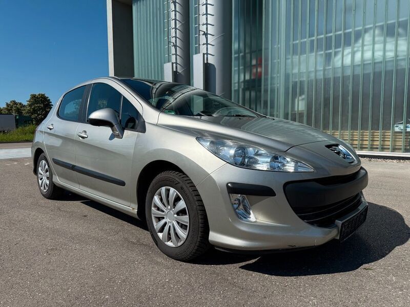 Grau Gebraucht 2008 Peugeot 308 Tendance Limousine | 2.480 € (Fairer Preis) - Bild 1/4