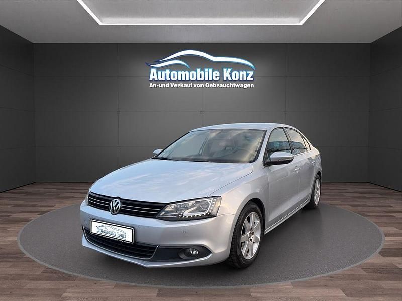 Gebraucht VW Jetta Highline 140 PS (102 kW) 2012 Silber Limousine